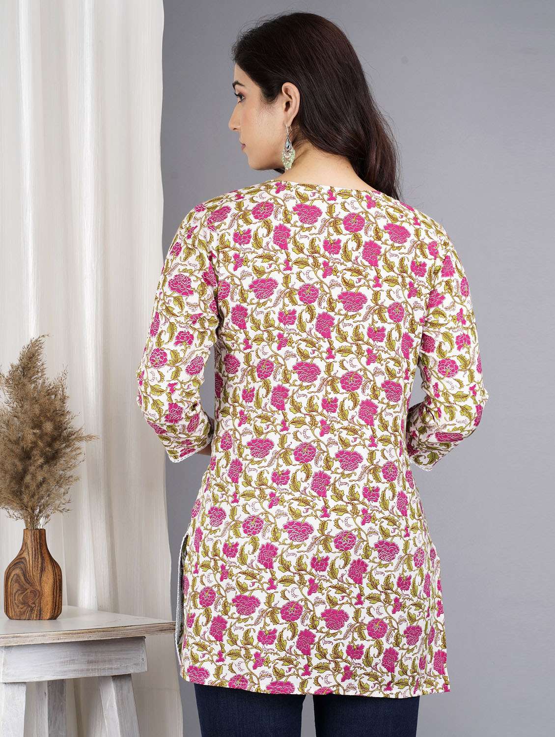 women floral three quarter sleeve straight kurti - 21966699 -  Standard Image - 3