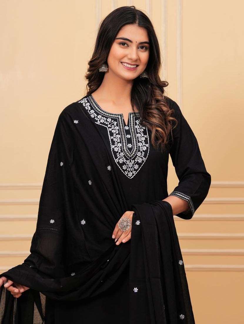 women three quarter sleeve kurta pant with dupatta set - 21966721 - Standard Image - 5