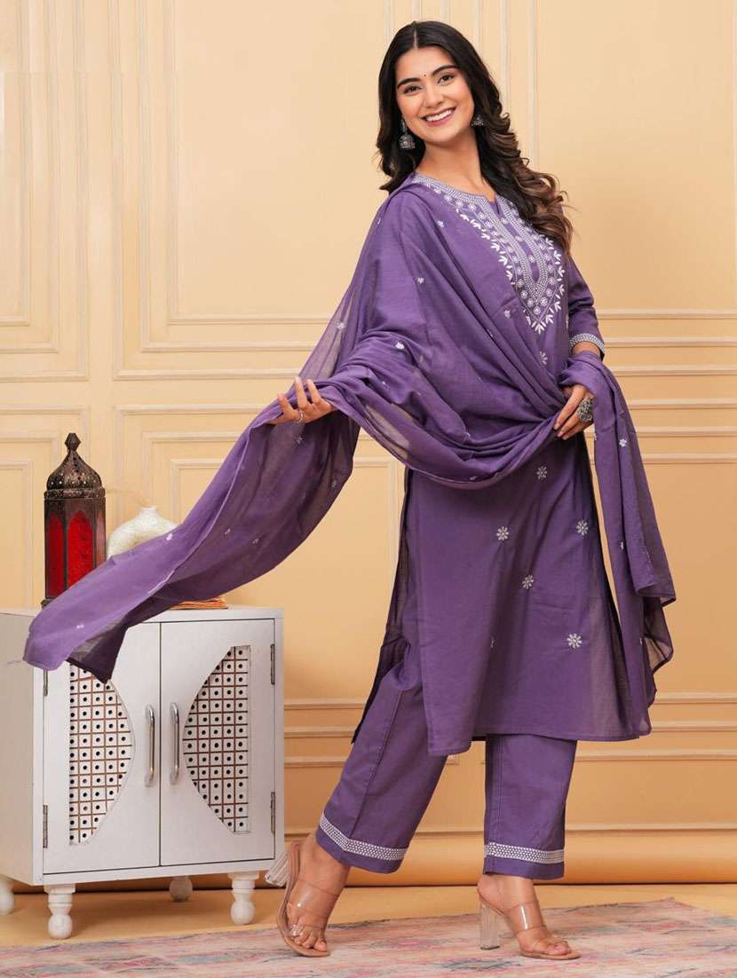 women three quarter sleeve kurta pant with dupatta set - 21966736 - Standard Image - 3