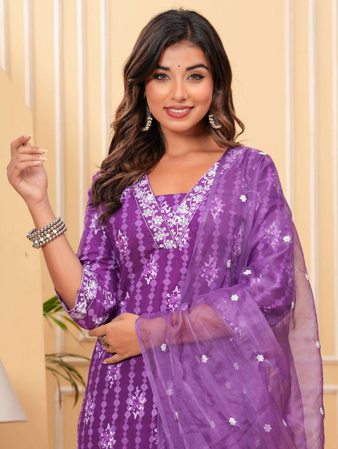 women three quarter sleeve kurta pant with dupatta set - 21966760 - Standard Image - 5