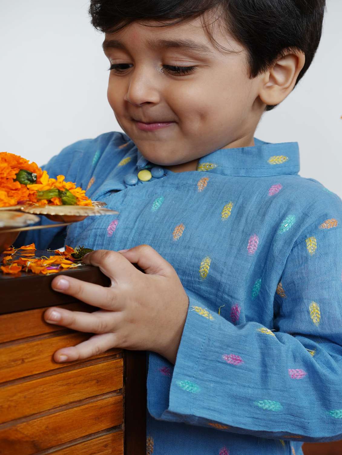 boys self design mandarin neck kurta - 21966773 - Standard Image - 3