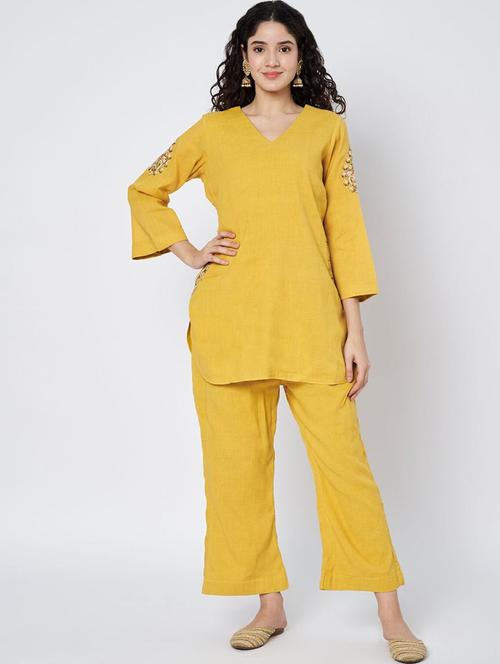 women embroidered kurtaand trouser co-ord set - 21966845 -  Standard Image - 0
