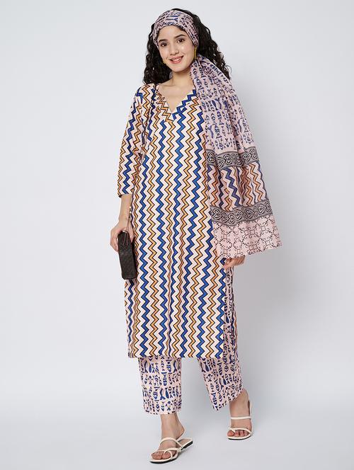 women three quarter sleeve kurta pant with dupatta set - 21967106 - Standard Image - 0