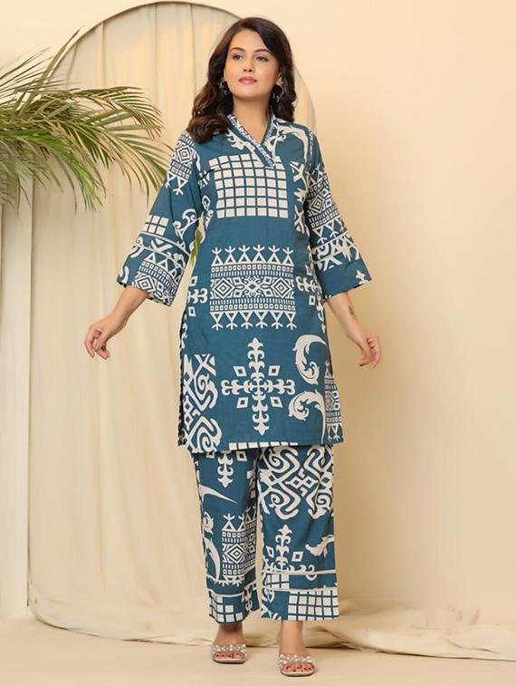 women printed three quarter sleeve kurta pant set