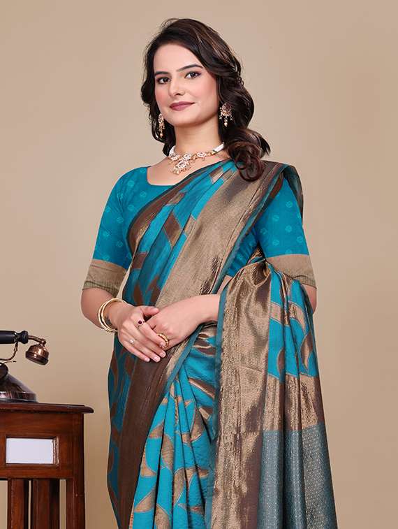 women self design banarasi saree with blouse - 21967988 - Standard Image - 3