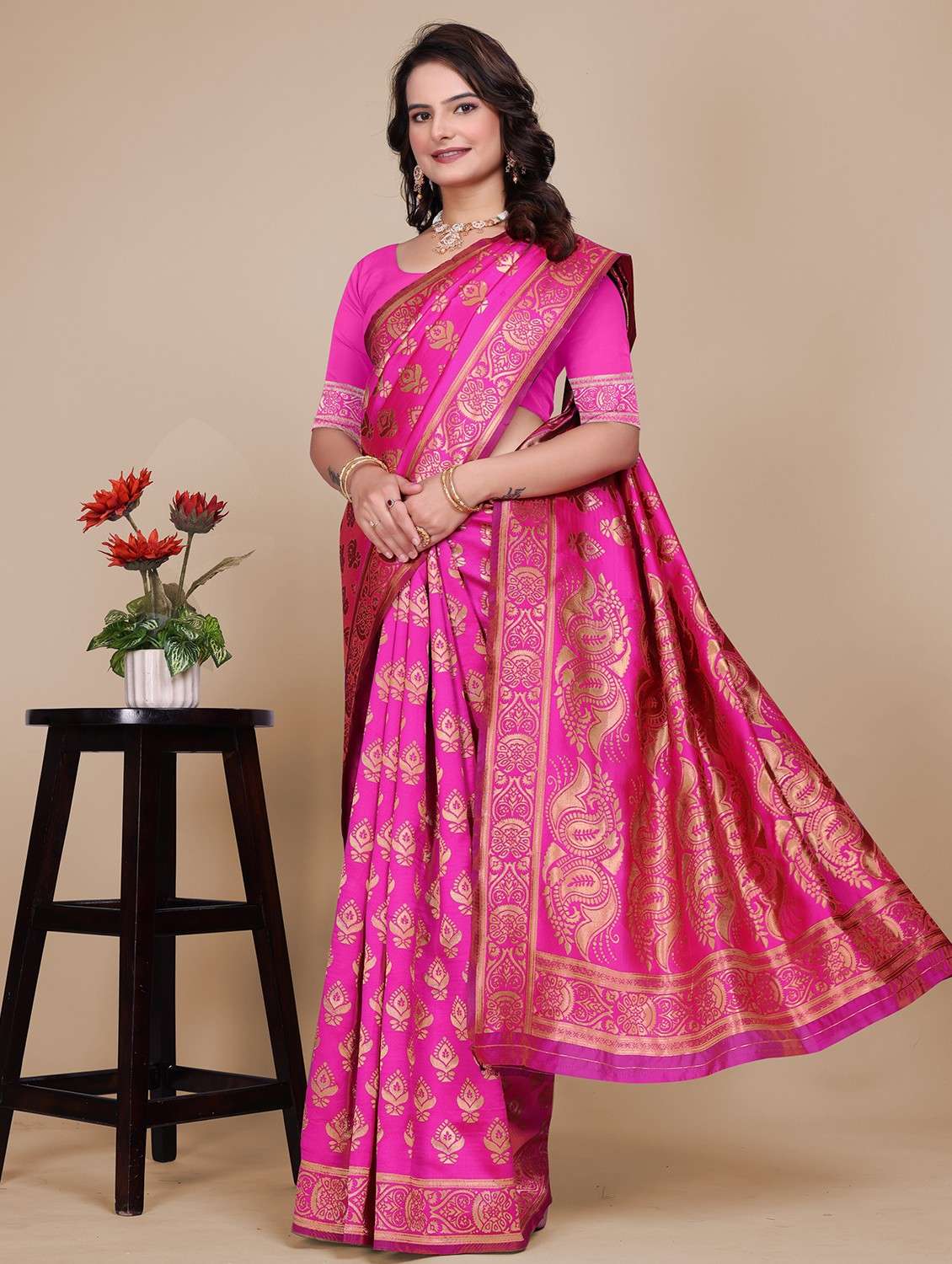 women self design banarasi saree with blouse