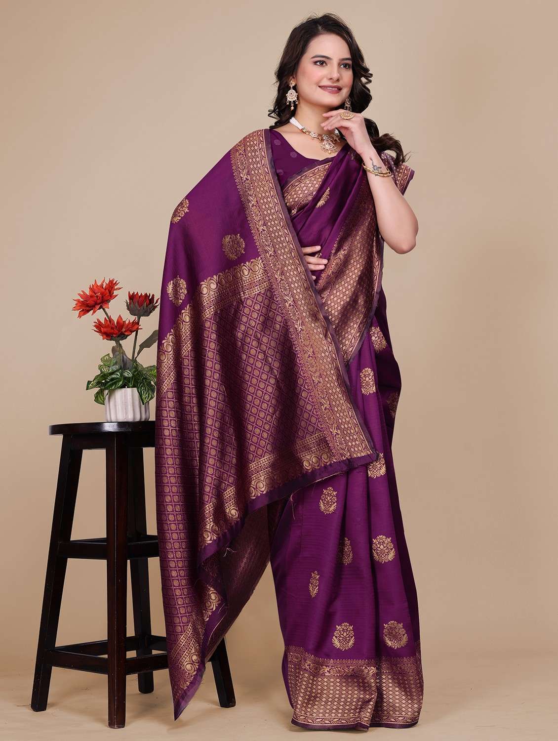 women self design banarasi saree with blouse - 21967996 -  Zoom Image - 0