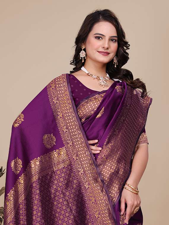 women self design banarasi saree with blouse - 21967996 - Standard Image - 3