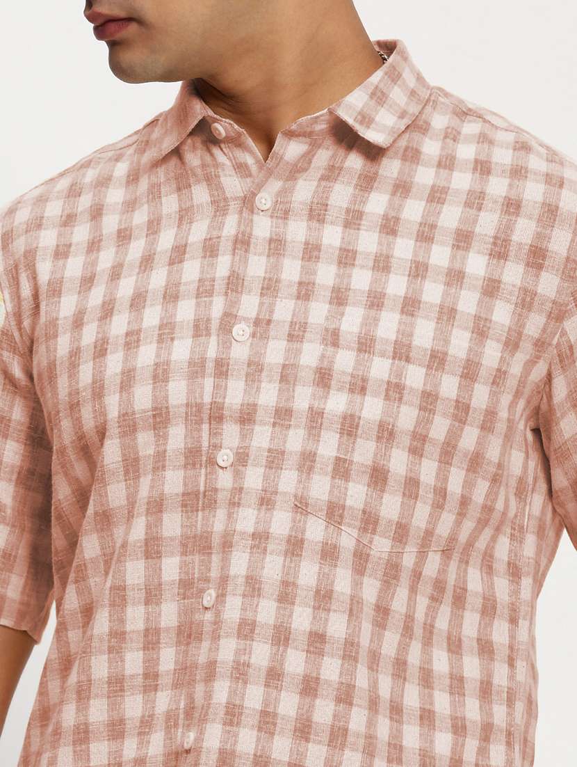 men checkered short sleeve collared casual shirt - 21968084 -  Standard Image - 5