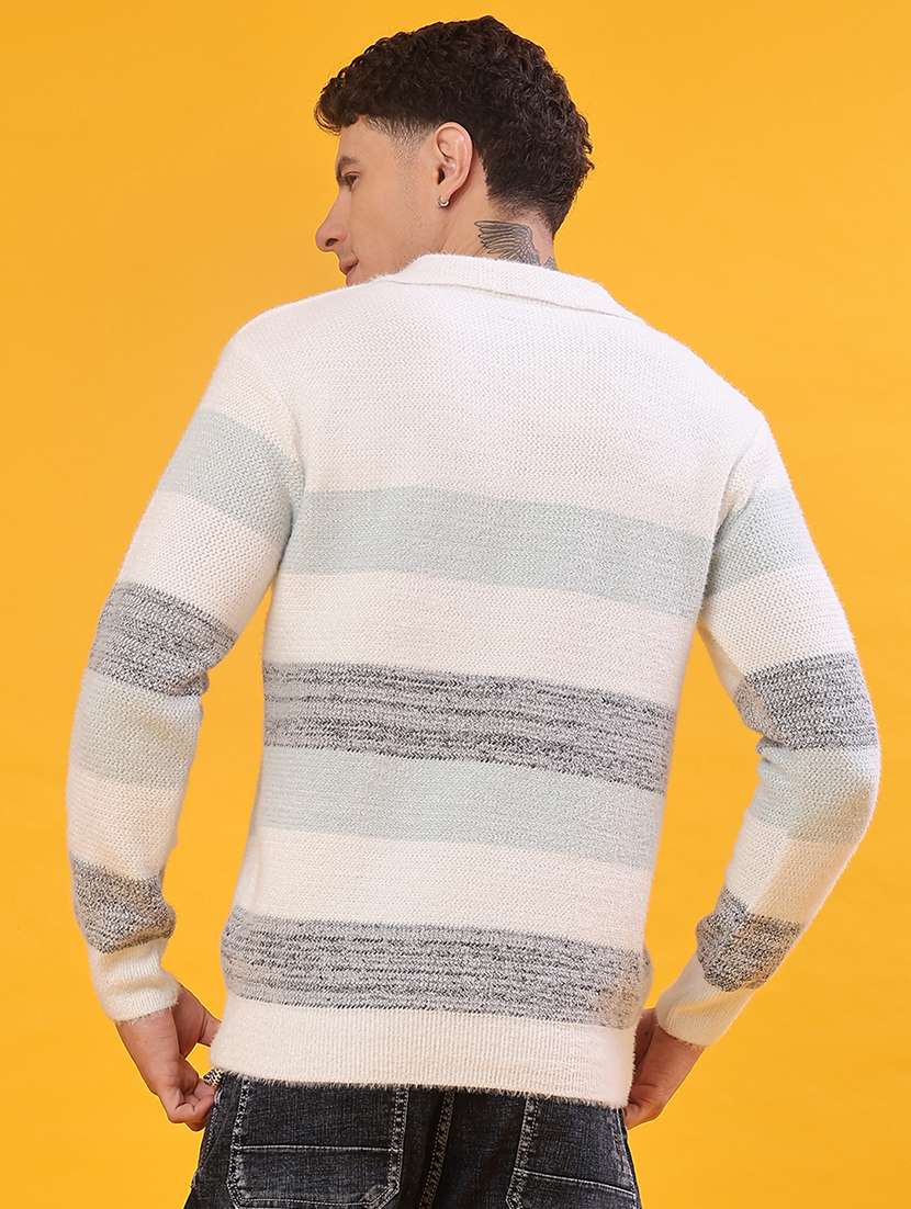 white fur pullover - 21968422 -  Standard Image - 3