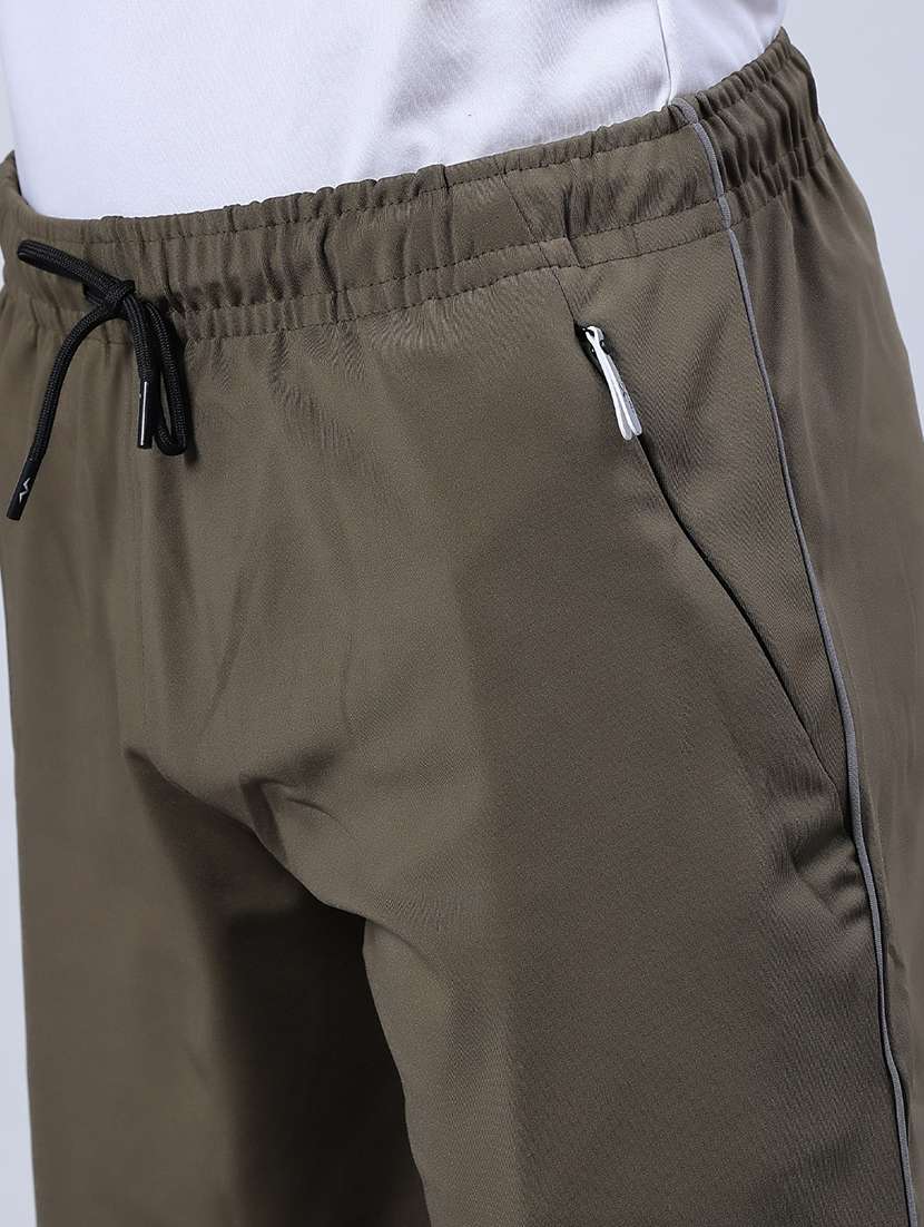 men solid mid rise sport shorts - 21968441 -  Standard Image - 5