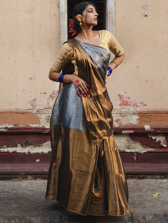 women color block printed saree with blouse - 21968593 -  Zoom Image - 0