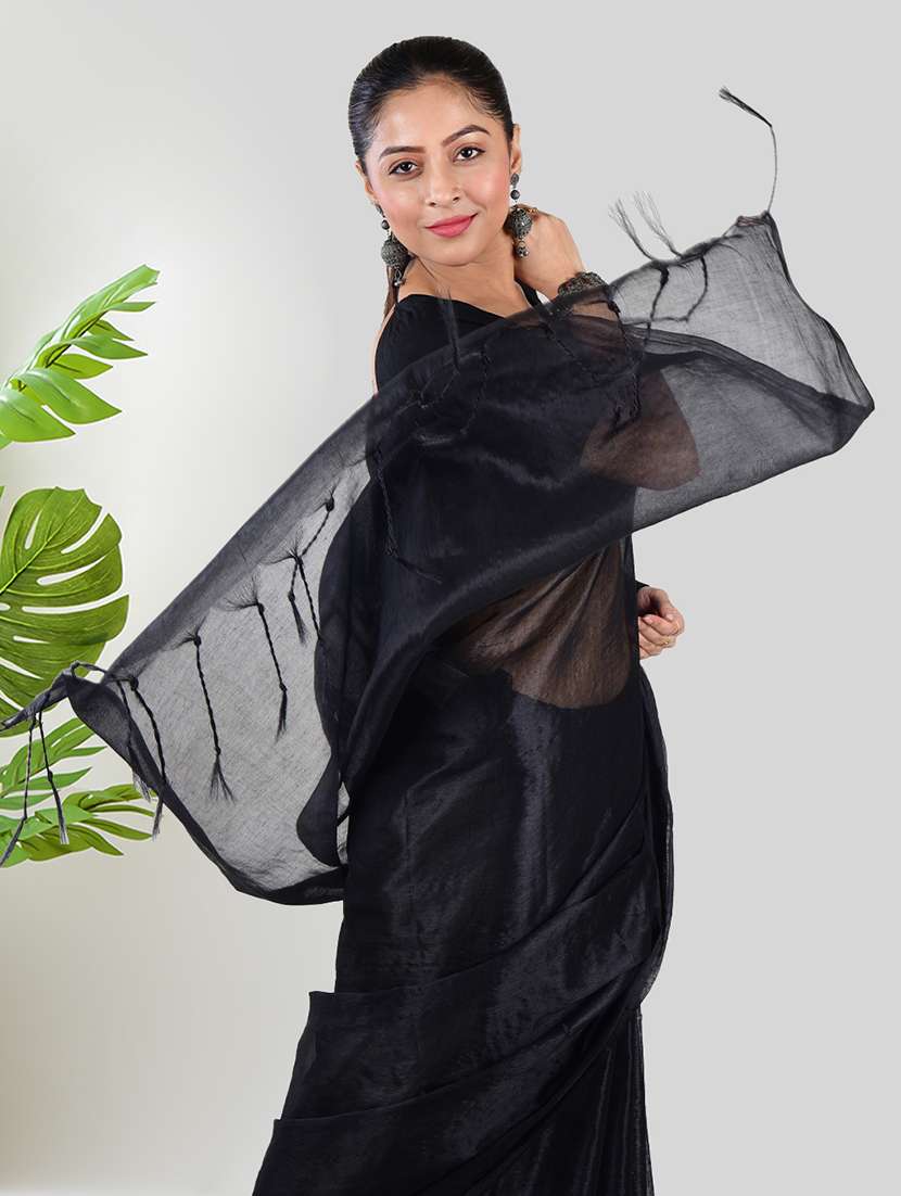 women solid plain saree with blouse - 21968595 - Standard Image - 5