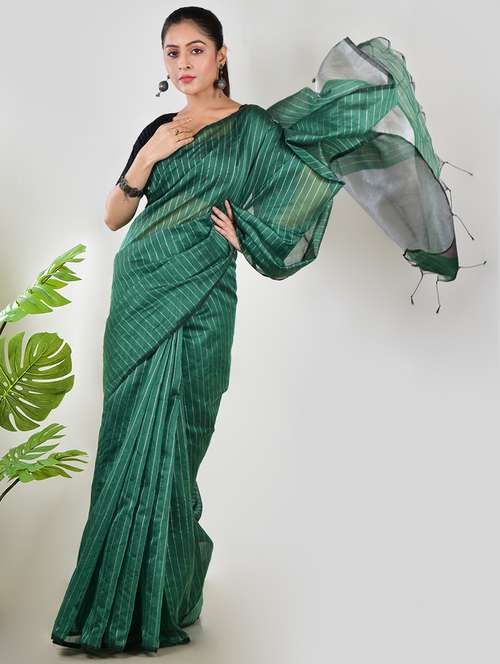 women striped printed saree with blouse - 21968620 -  Standard Image - 0