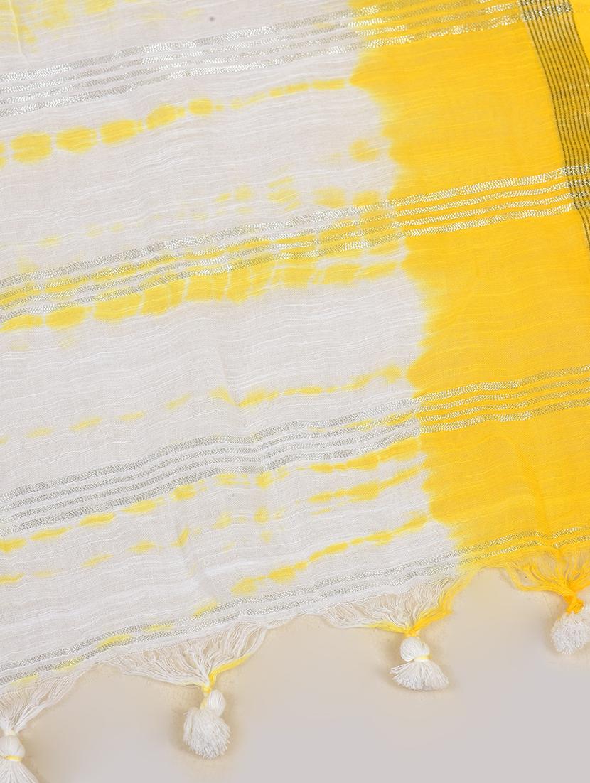 women yellow printed saree with blouse - 21968623 - Standard Image - 5