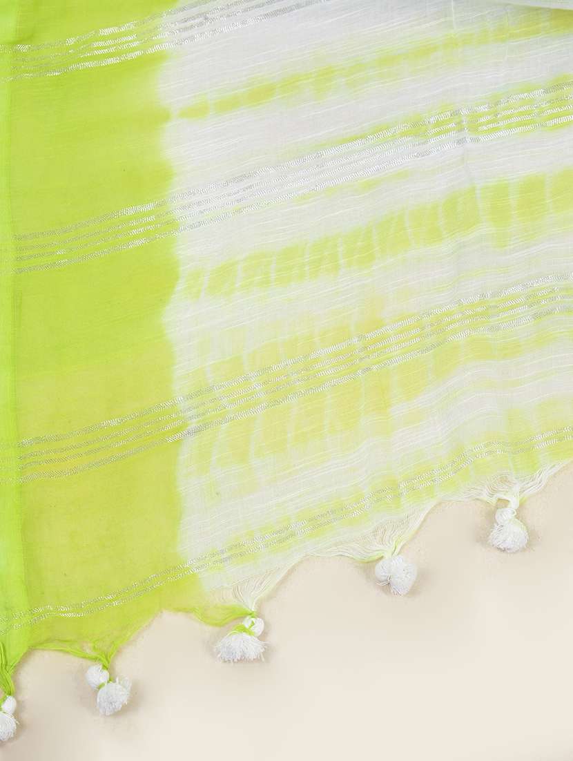 women green printed saree with blouse - 21968625 - Standard Image - 5