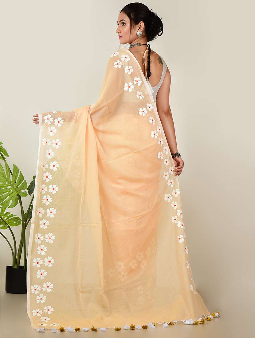 women floral bordered saree with blouse - 21968642 - Standard Image - 3