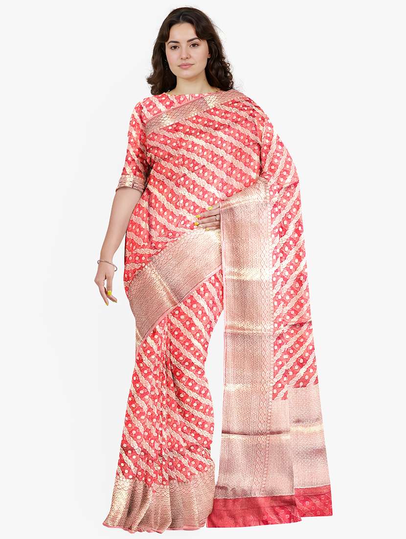 women self design bordered saree with blouse