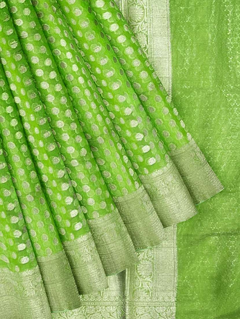 women self design bordered saree with blouse - 21968725 -  Standard Image - 3