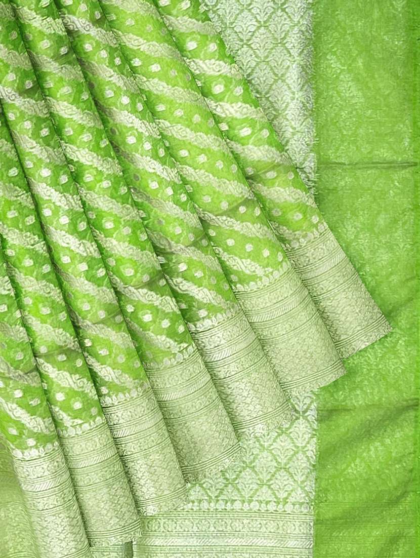 women self design bordered saree with blouse - 21968727 -  Standard Image - 3