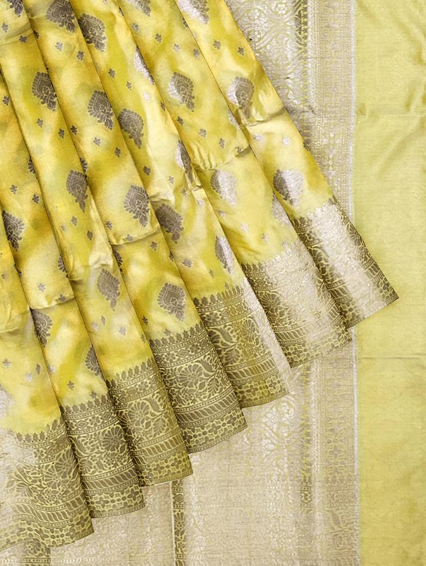 women self design banarasi saree with blouse - 21968734 - Standard Image - 3