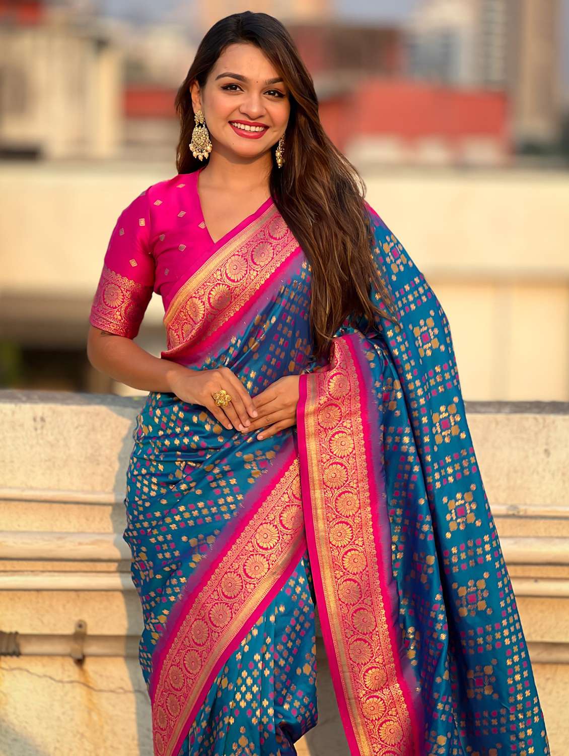 women self design patola saree with blouse - 21968796 -  Standard Image - 3