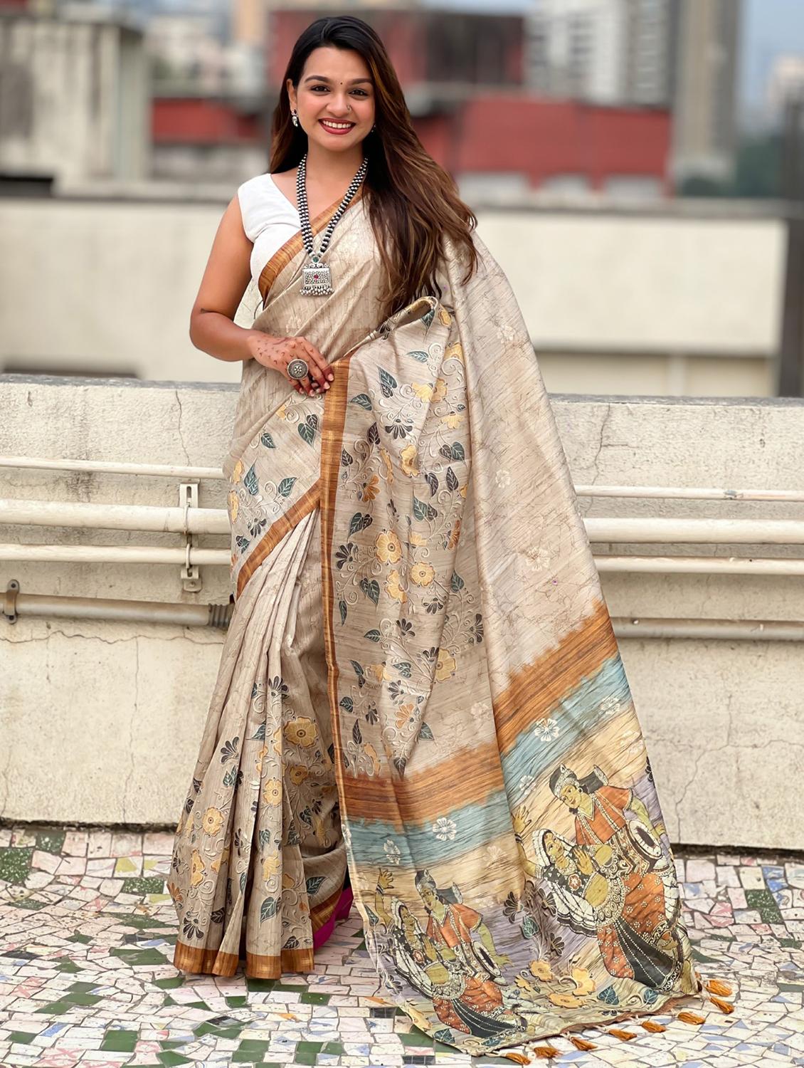 women printed casual wear saree with blouse - 21968800 - Zoom Image - 0