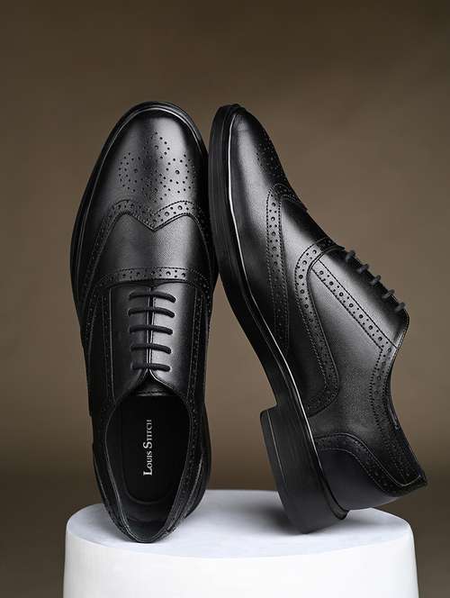 men black lace-up brouge - 21968834 -  Standard Image - 0