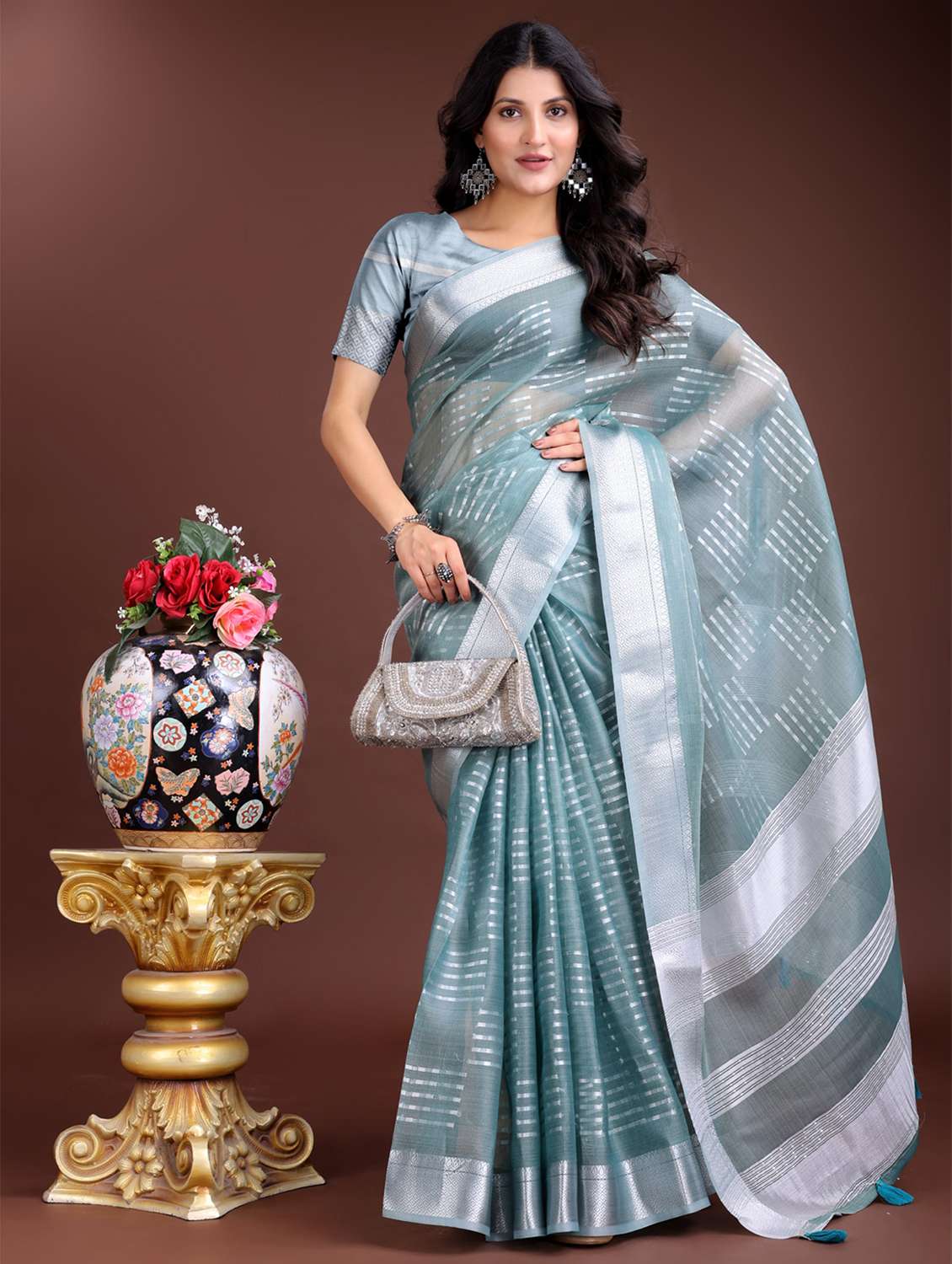 women self design bordered saree with blouse - 21969110 -  Zoom Image - 0