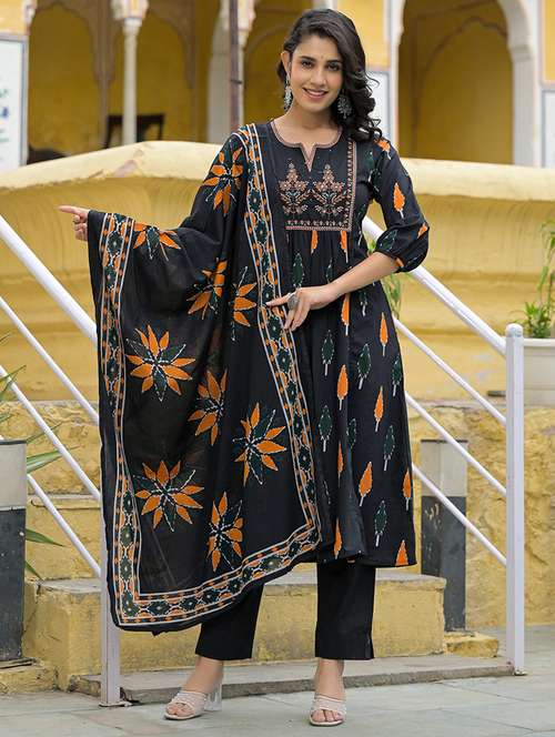 women three quarter sleeve kurta pant with dupatta set - 21969206 -  Standard Image - 0