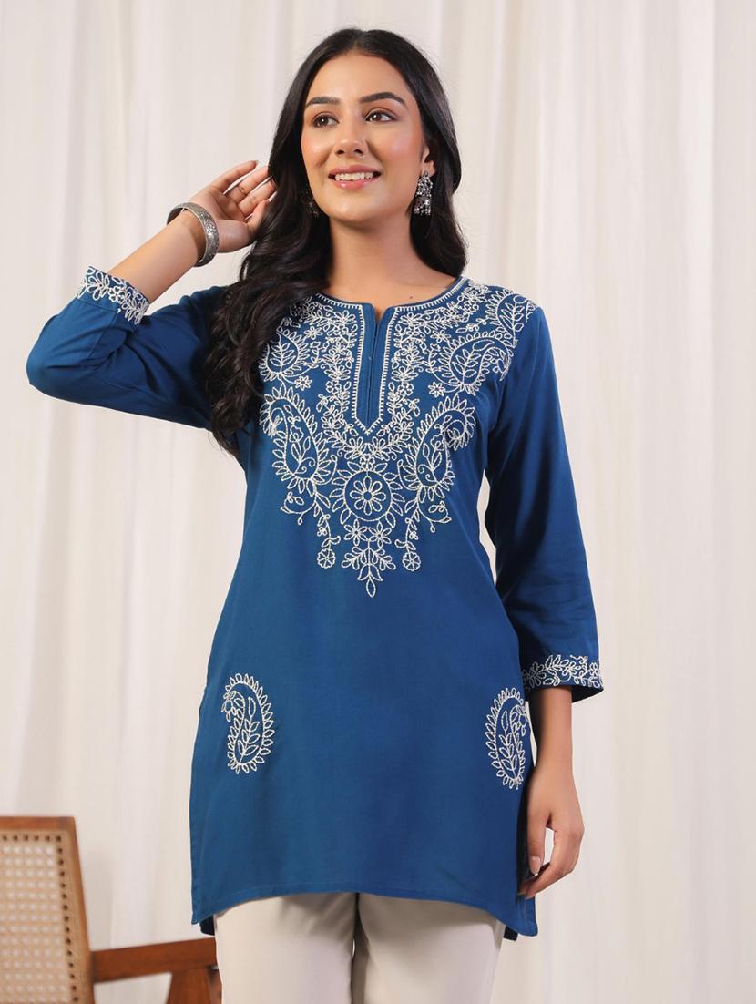 women embroidered notch neck straight kurti - 21969643 - Zoom Image - 0