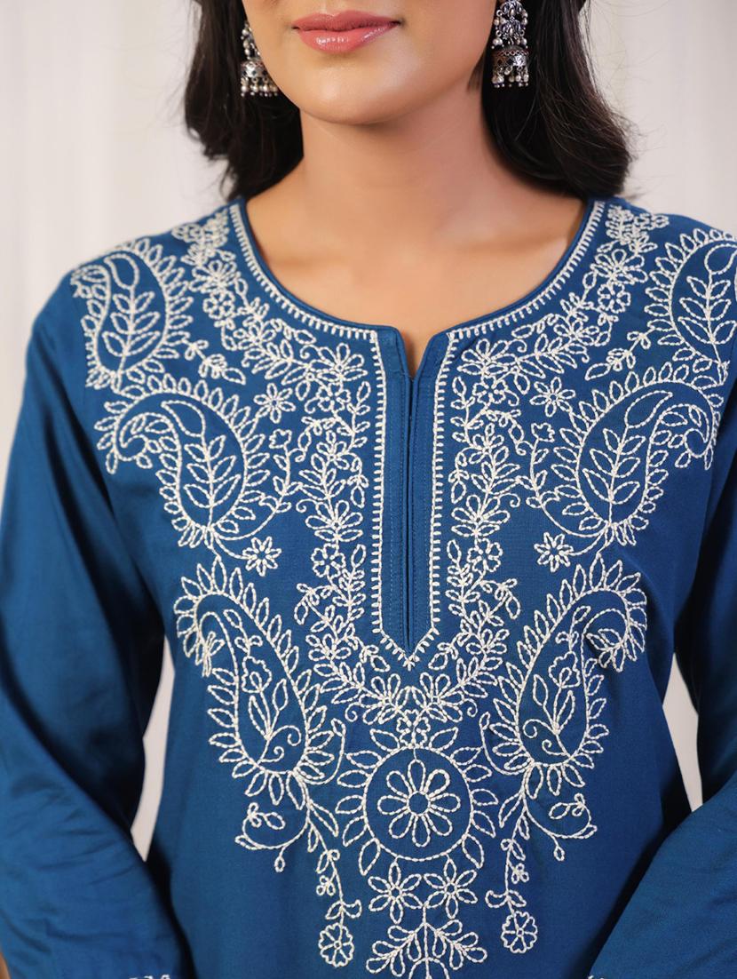 women embroidered notch neck straight kurti - 21969643 - Standard Image - 3