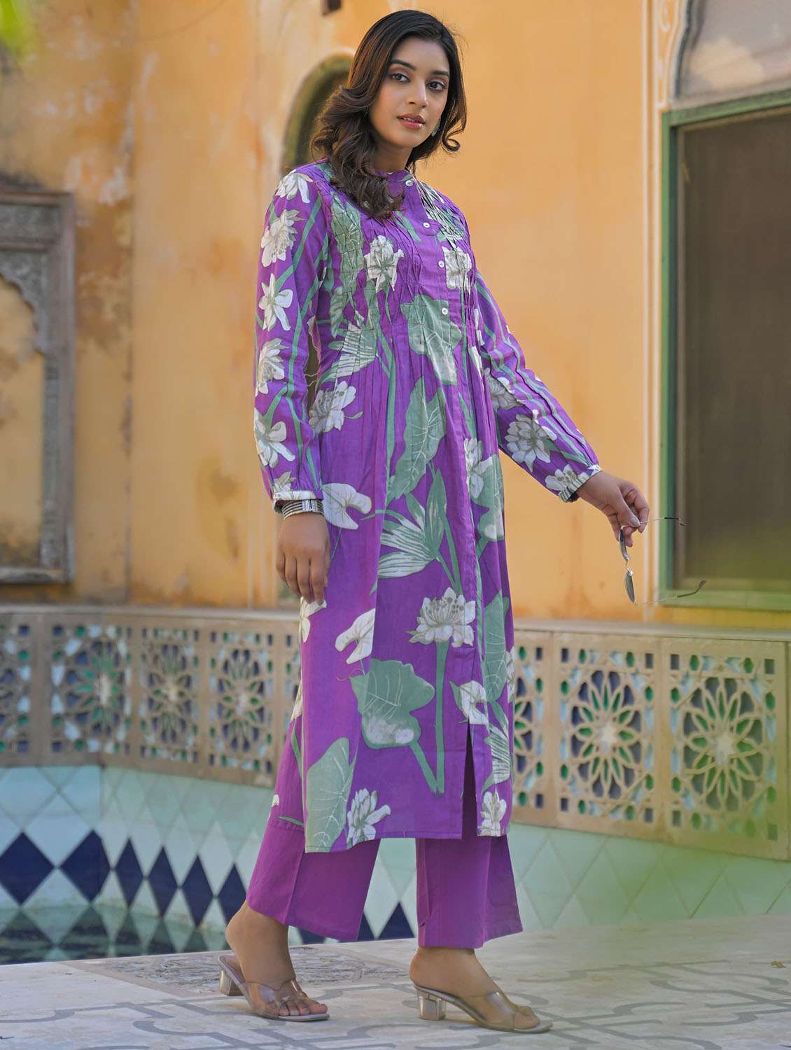 women floral printed long sleeve kurta pant set