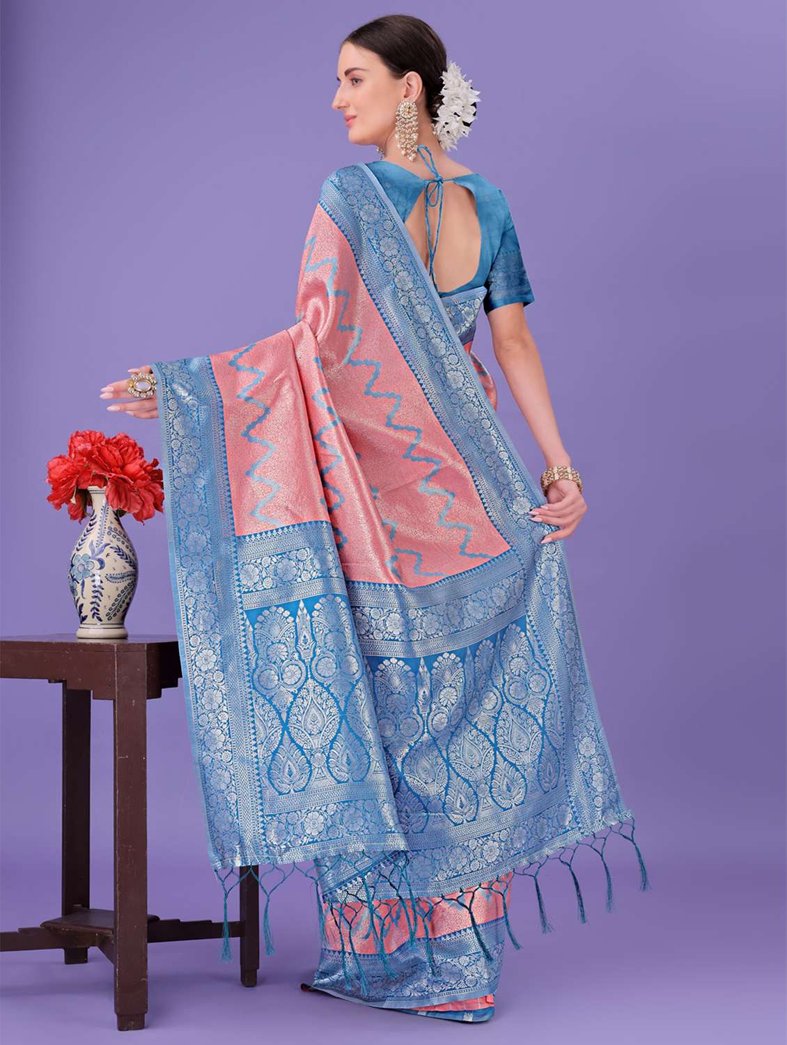 women self design banarasi saree with blouse - 21969854 - Standard Image - 3