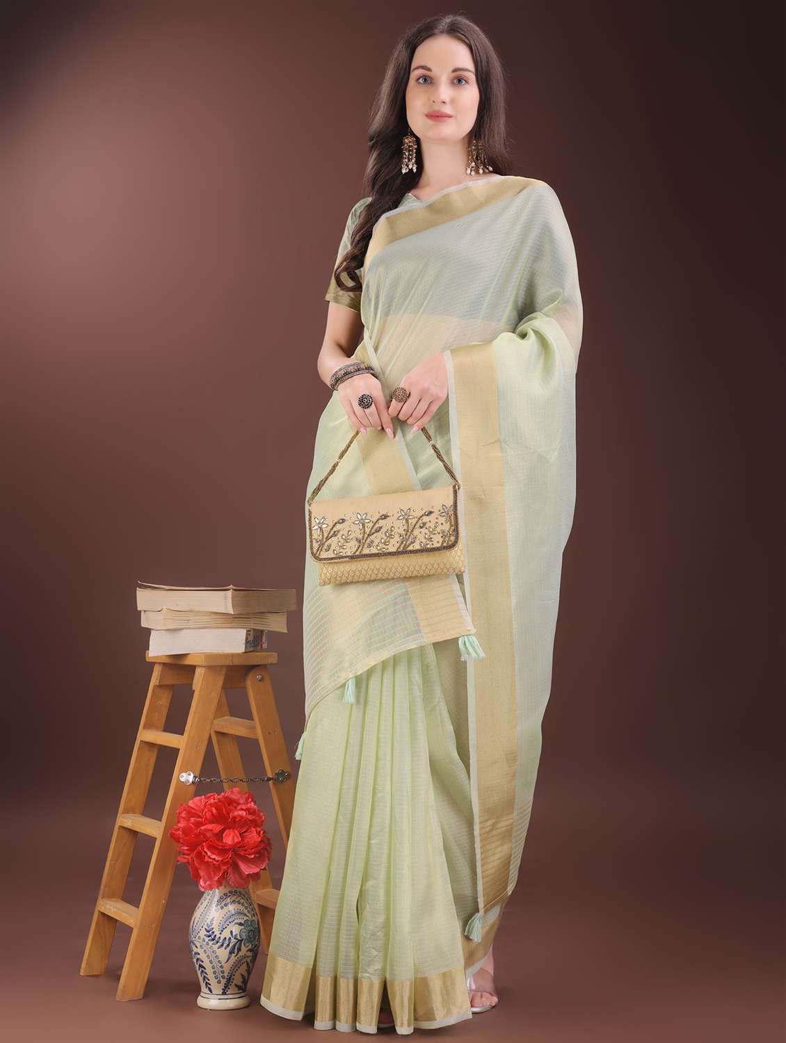 women checkered bordered saree with blouse - 21969872 -  Standard Image - 3