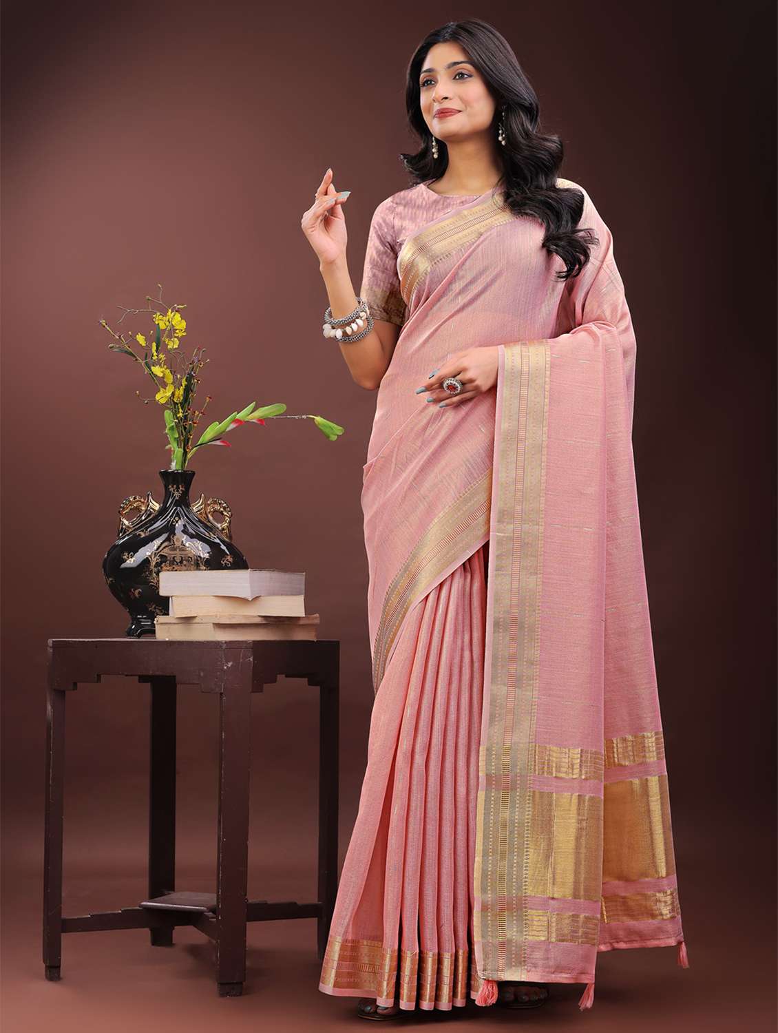 women self design bordered saree with blouse - 21969880 -  Zoom Image - 0