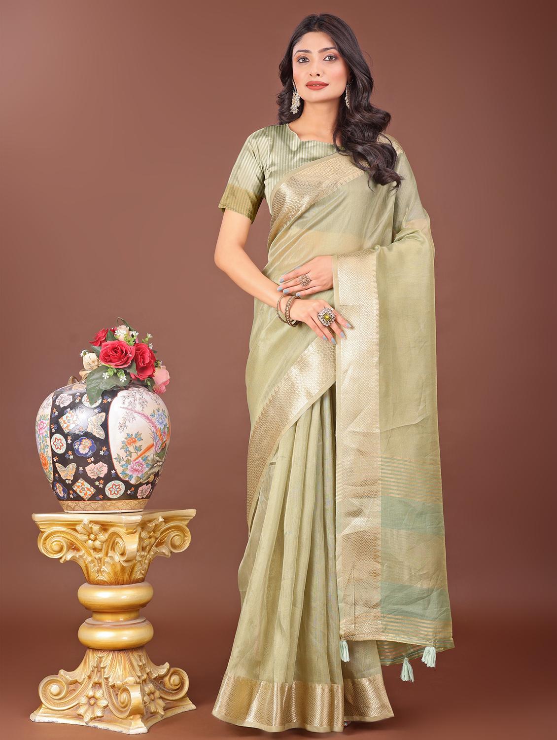 women solid with bordered saree with blouse