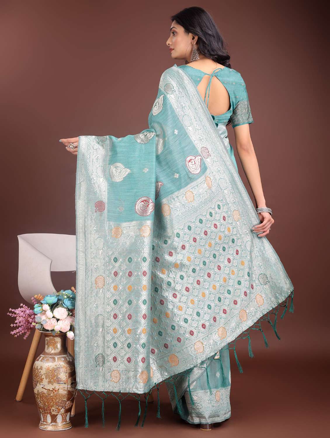 women self design bordered saree with blouse - 21969928 -  Standard Image - 3