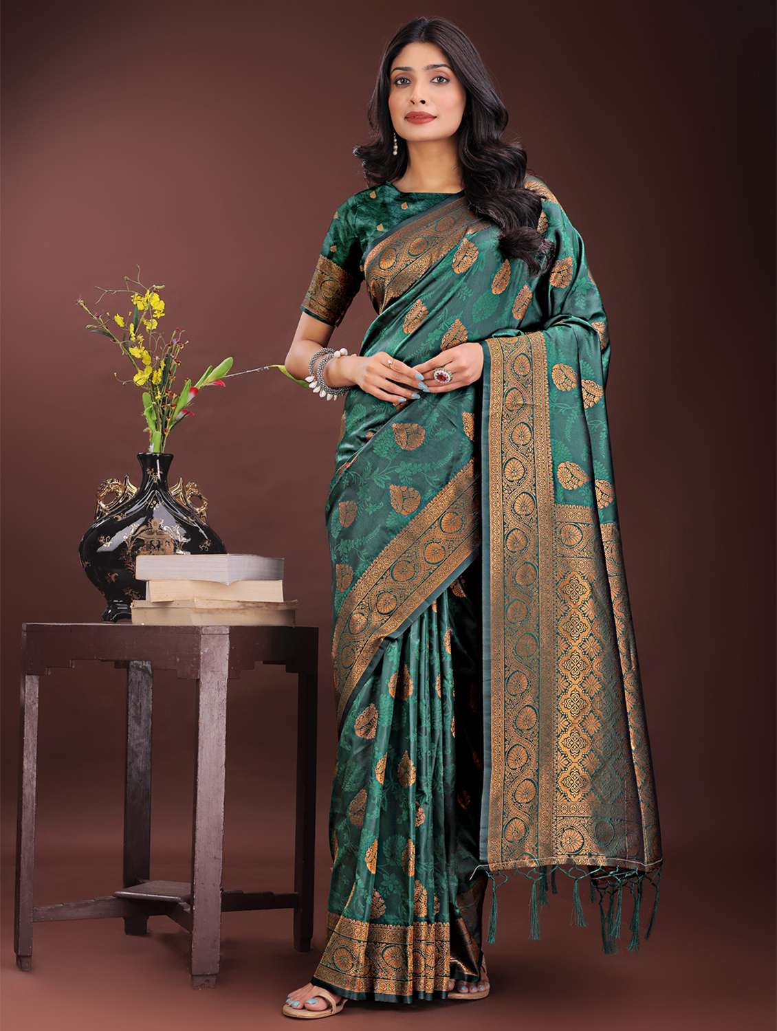 women self design banarasi saree with blouse - 21969939 -  Zoom Image - 0