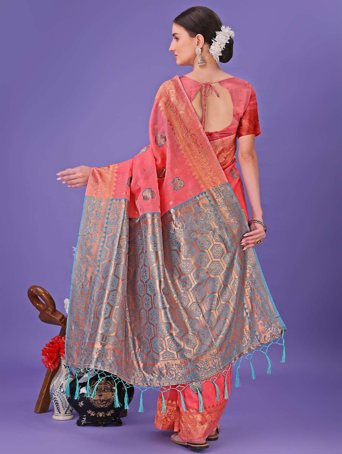 women self design bordered saree with blouse - 21969943 -  Standard Image - 3