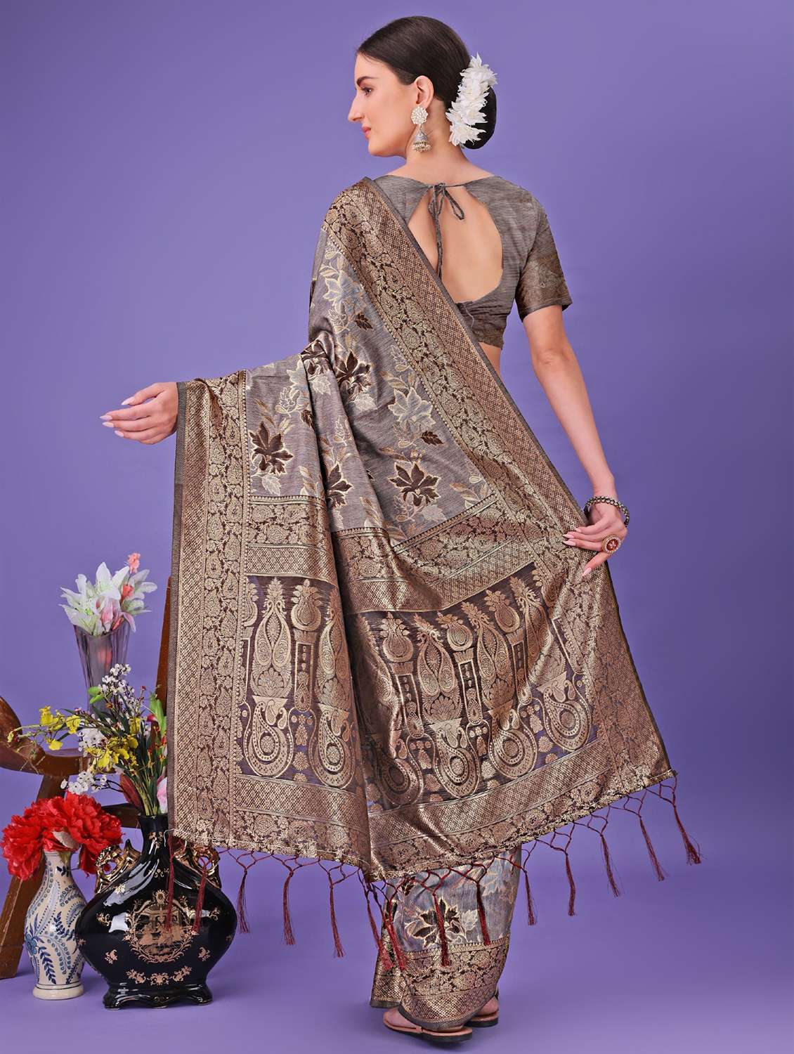 women self design banarasi saree with blouse - 21969966 -  Standard Image - 3