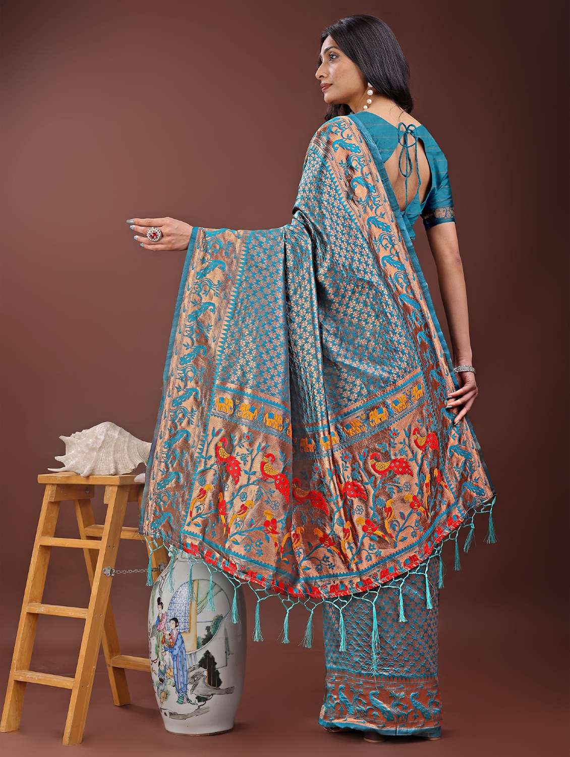 women self design paithani saree with blouse - 21969986 -  Standard Image - 3