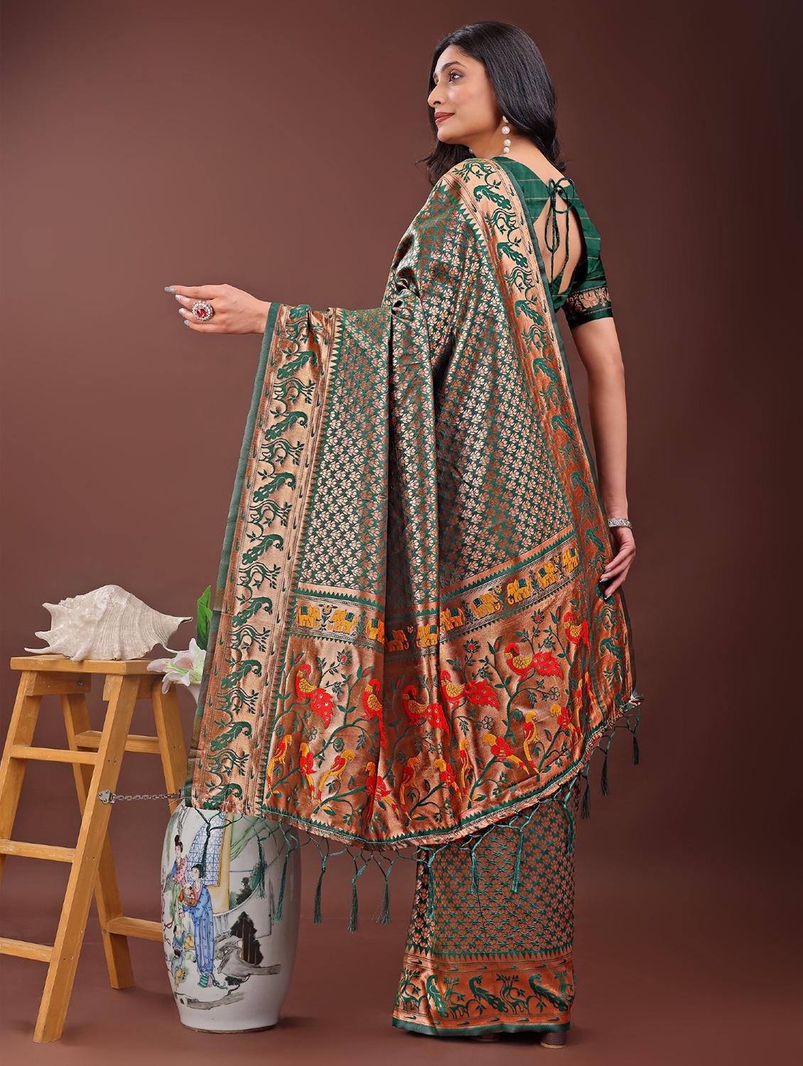 women self design paithani saree with blouse - 21969987 - Standard Image - 3