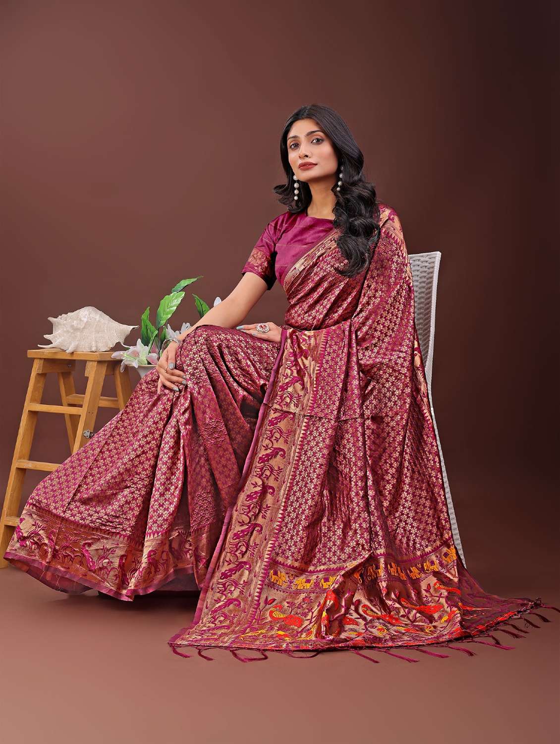 women self design paithani saree with blouse - 21969988 -  Standard Image - 3