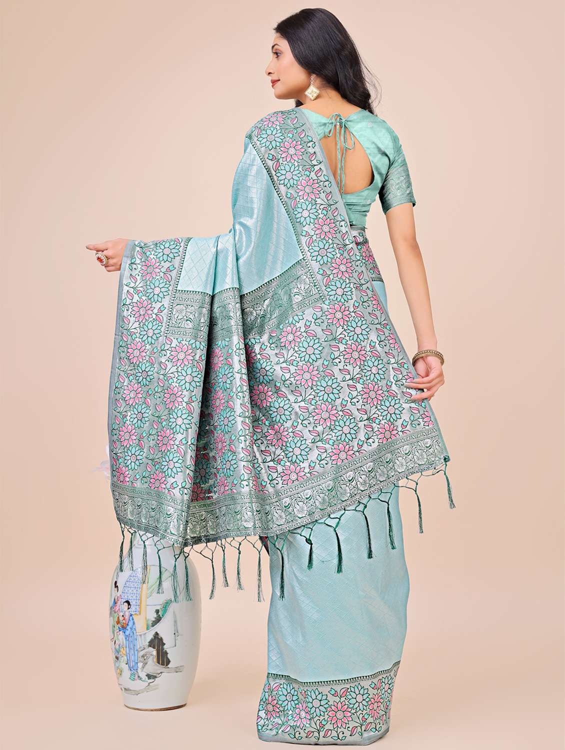 women checkered bordered saree with blouse - 21970119 -  Standard Image - 3