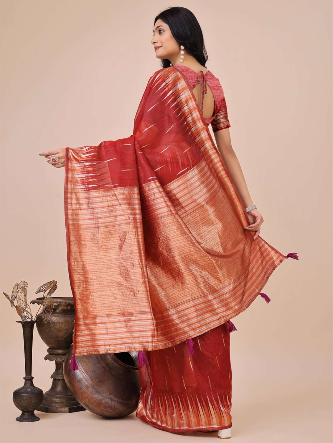 women self design bordered saree with blouse - 21970132 -  Standard Image - 3