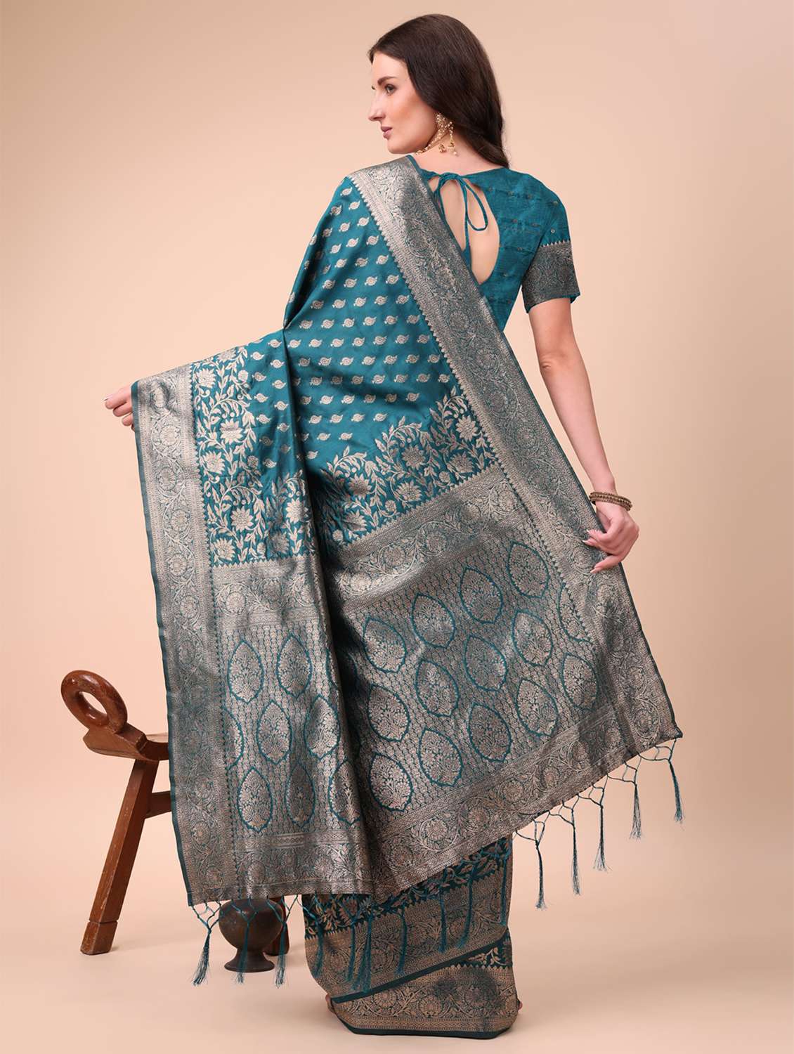 women self design banarasi saree with blouse - 21970134 -  Standard Image - 3