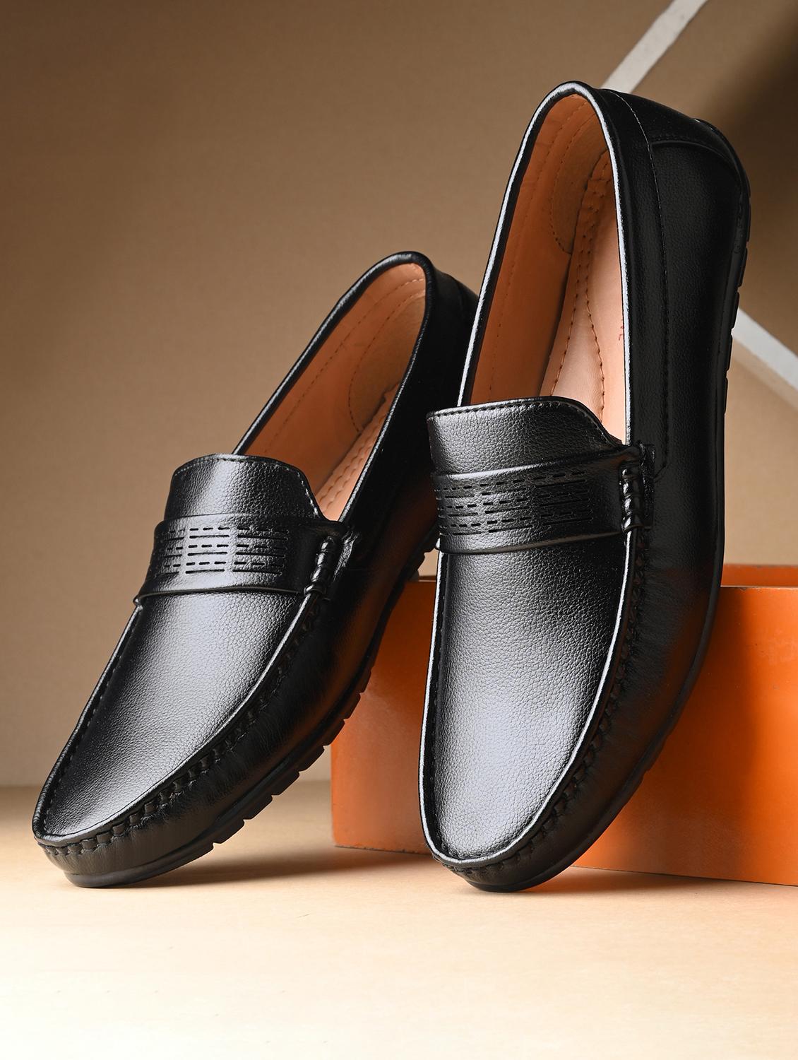 men solid slip on loafer - 21970186 -  Zoom Image - 0