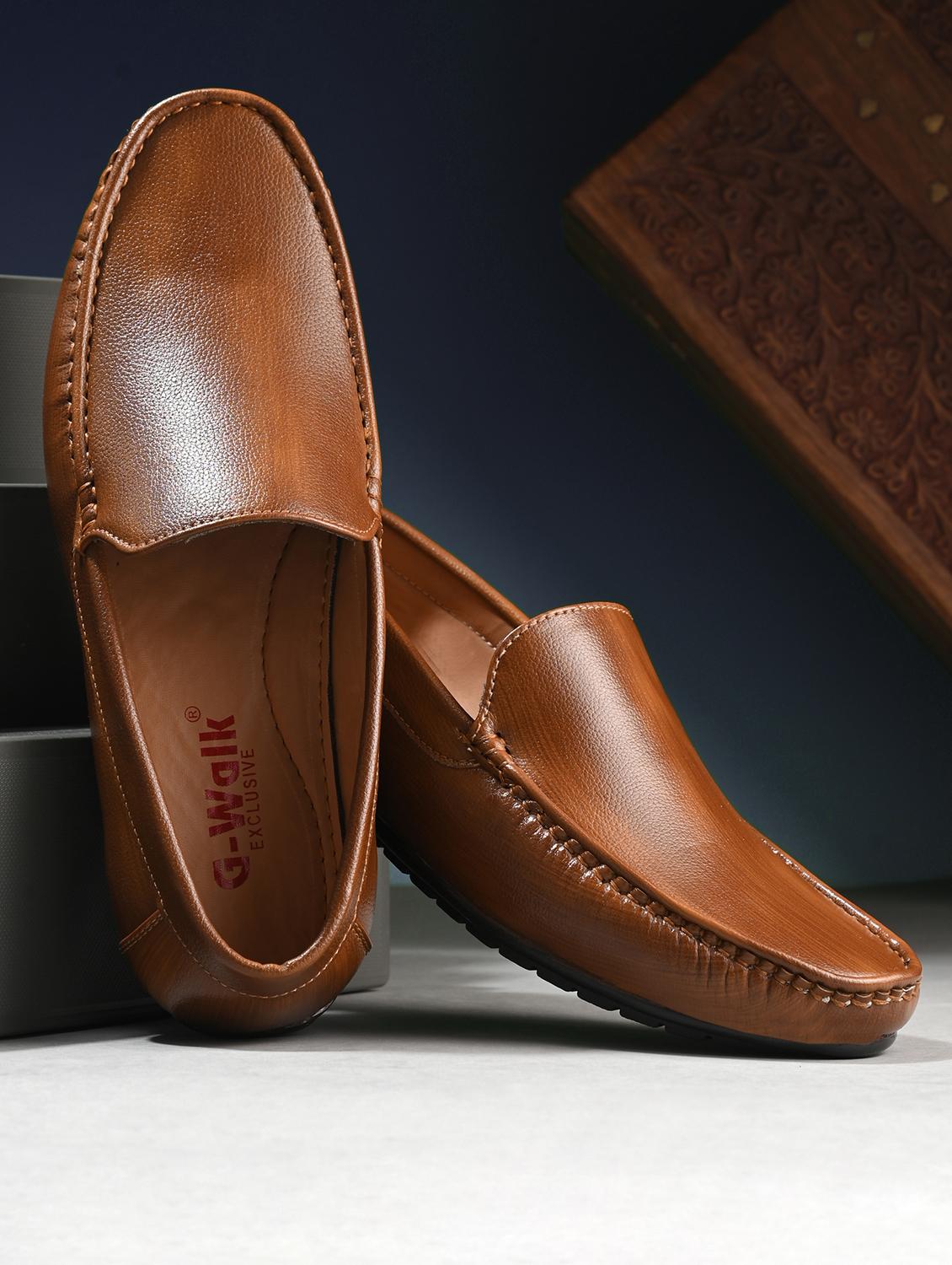 men solid slip on loafer - 21970200 - Zoom Image - 0