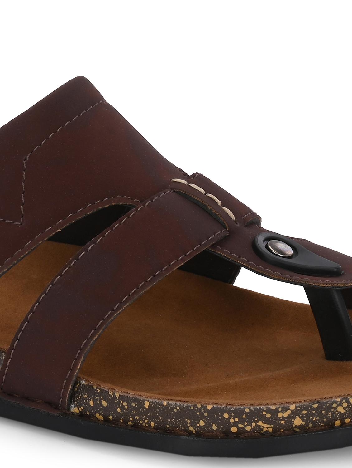 men solid toe separator sandal - 21970428 - Standard Image - 5